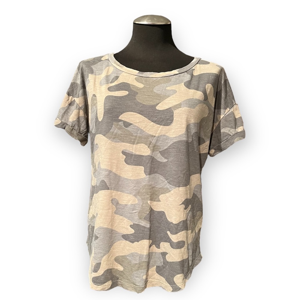 Women’s Maurices 24/7 Camo Short Sleeve Tee (Size Medium)
